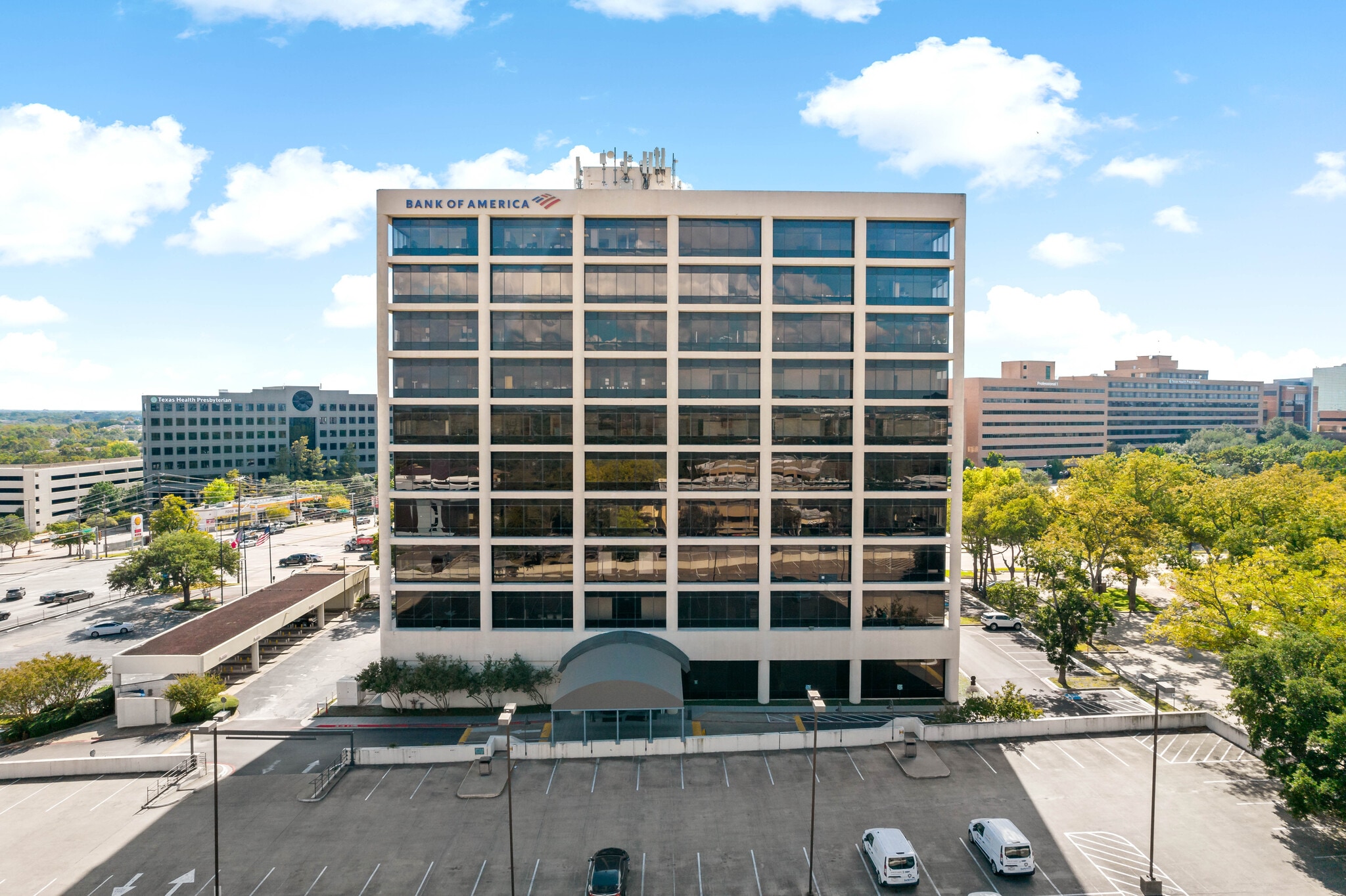 7515 Greenville Ave, Dallas, TX à louer Photo principale– Image 1 sur 30