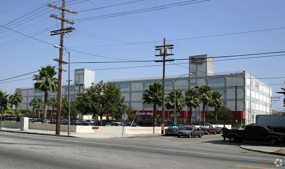 3640-3654 E Olympic Blvd, Los Angeles, CA à louer - Photo de l’immeuble – Image 3 sur 14