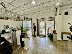 711 Trabert Ave NW, Atlanta, GA à louer Photo intérieure– Image 1 sur 1