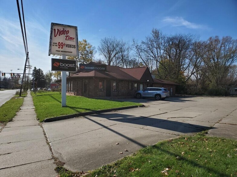 2084 East Ave, Akron, OH à vendre - Photo de l’immeuble – Image 2 sur 16