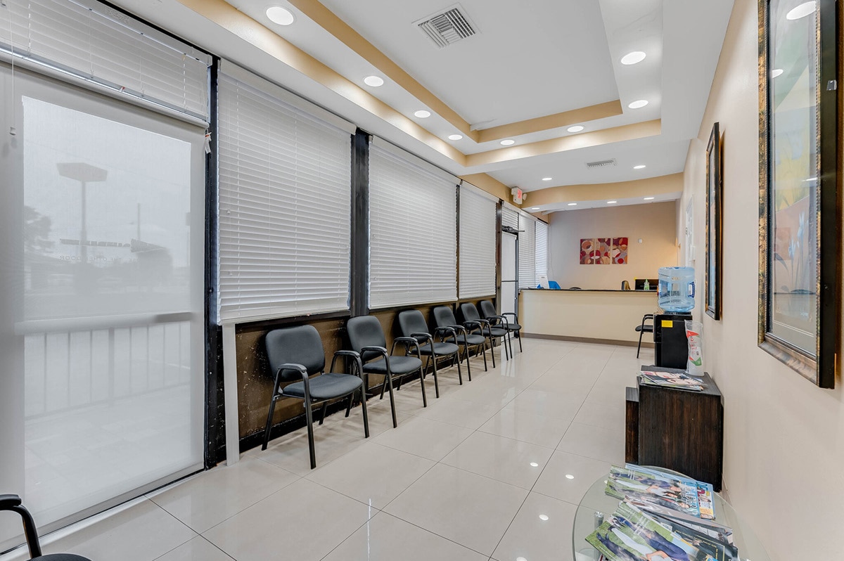 2037 E Irlo Bronson Memorial Hwy, Kissimmee, FL à vendre Photo intérieure– Image 1 sur 6