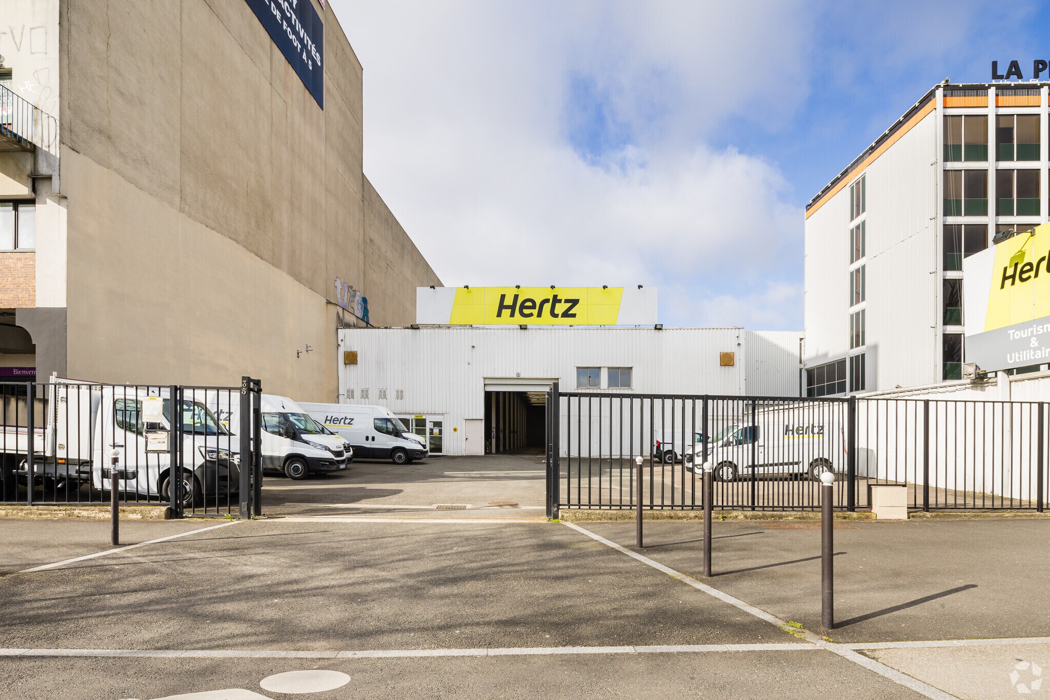 Local d’activités dans Ivry-sur-Seine à louer Photo principale– Image 1 sur 4