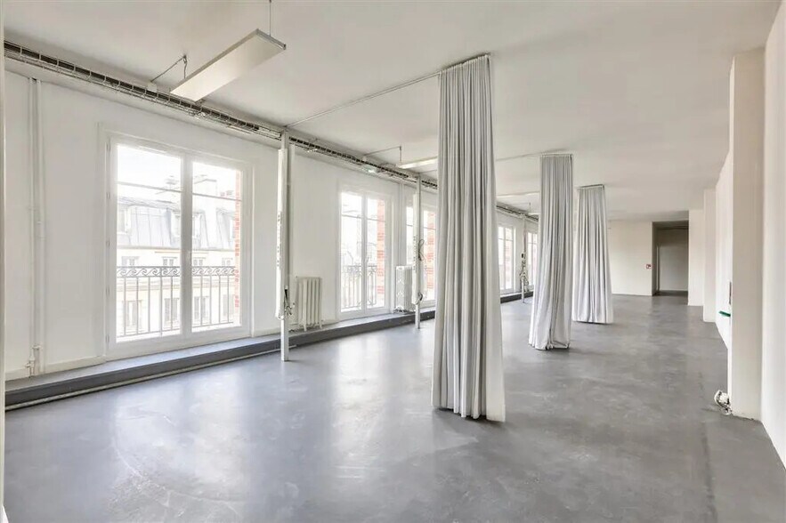Bureau dans Paris à louer - Photo de l’immeuble – Image 2 sur 9