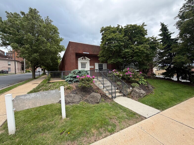 2100 Ferry St, Easton, PA à louer - Photo de l’immeuble – Image 1 sur 12