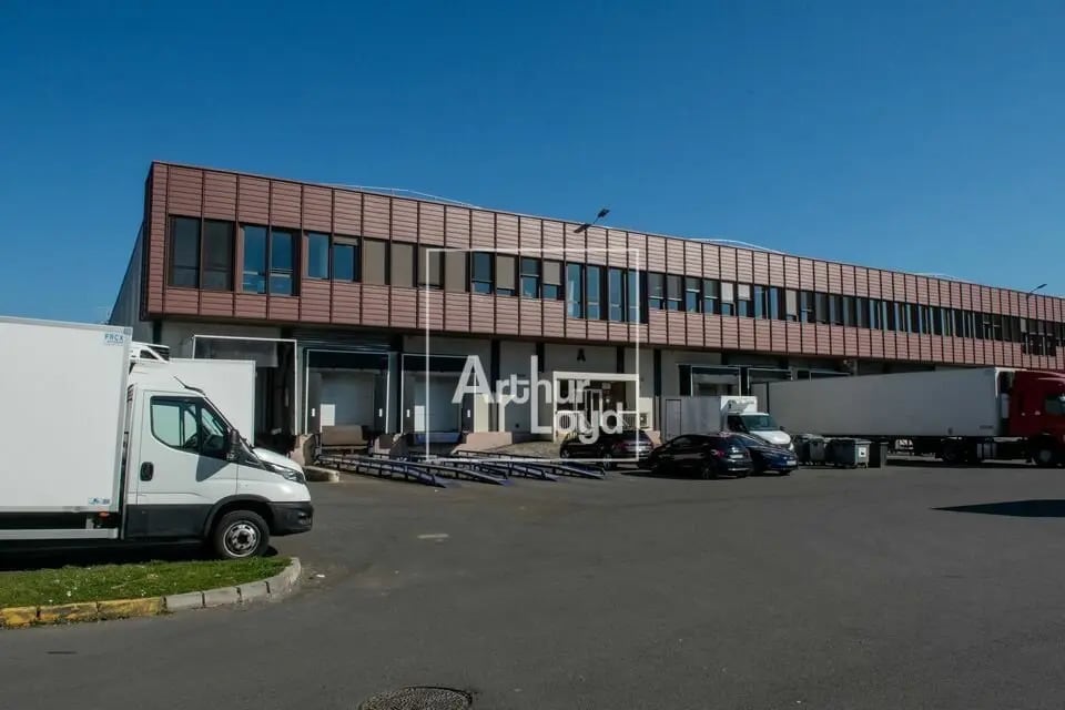 Industriel/Logistique dans Wissous à louer Photo de l’immeuble– Image 1 sur 4