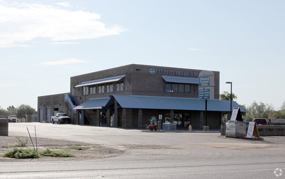 601 N Jackrabbit Trl, Buckeye, AZ à louer - Photo principale – Image 1 sur 8