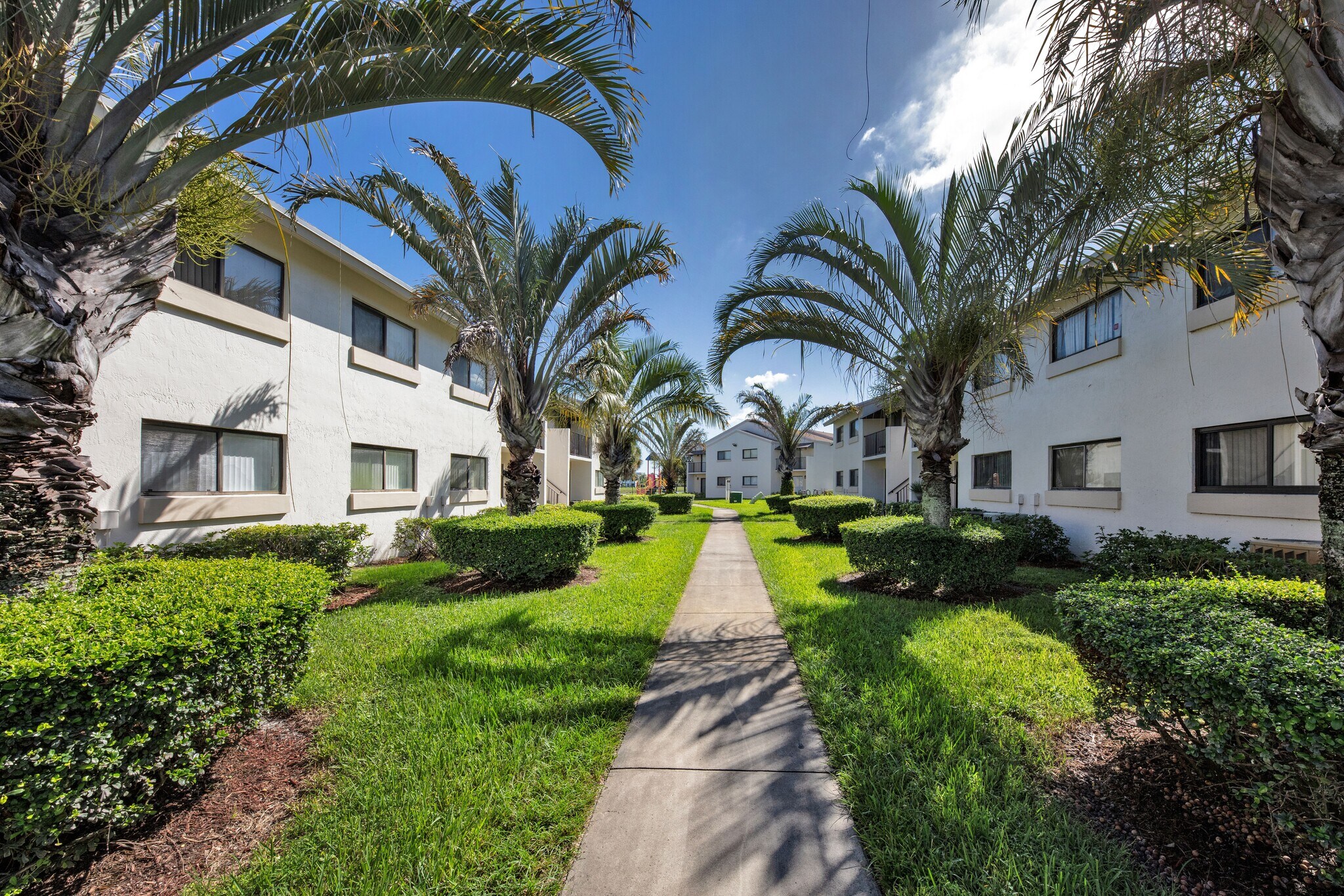 361 NE 191st St, Miami, FL à vendre Photo de l’immeuble– Image 1 sur 11