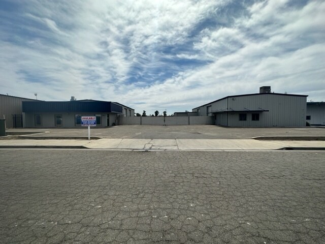 4617 N Blythe Ave, Fresno, CA à louer Photo de l’immeuble– Image 1 sur 13