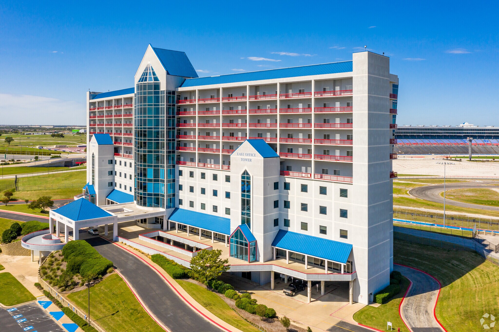 3575 Lone Star Cir, Fort Worth, TX à louer Photo principale– Image 1 sur 19