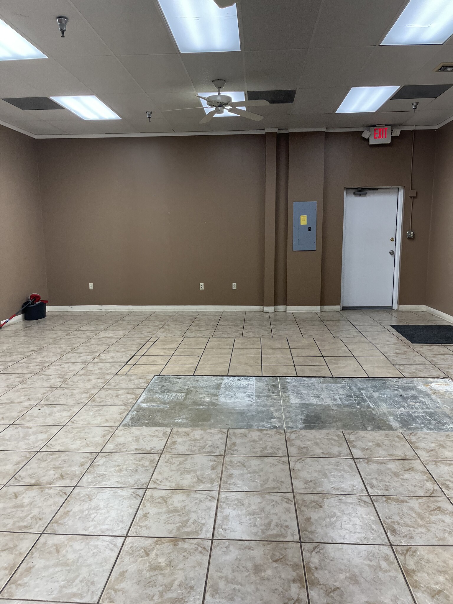 4700 Hardy St, Hattiesburg, MS à louer Photo intérieure– Image 1 sur 11