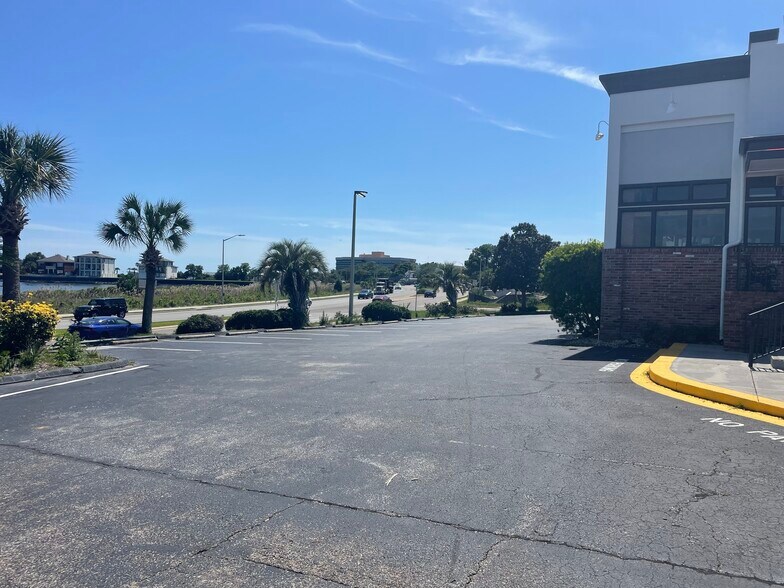 905 E Gregory St, Pensacola, FL à vendre - Photo de l’immeuble – Image 2 sur 73