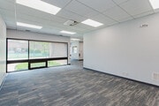 08_450-Skokie-Blvd-200_Northbrook_LN-Crexi-Lobby