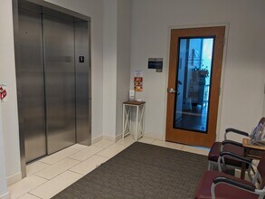 101 Lattner Ct, Morrisville, NC à louer Hall d’entrée– Image 2 sur 13