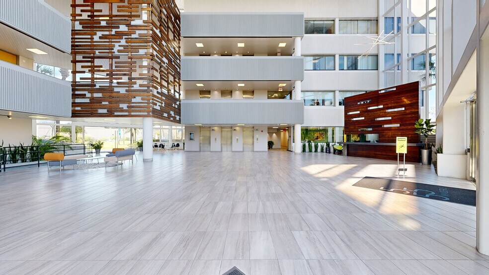 555 Winderley Pl, Maitland, FL à louer - Numérisation 3D Matterport – Image 2 sur 15