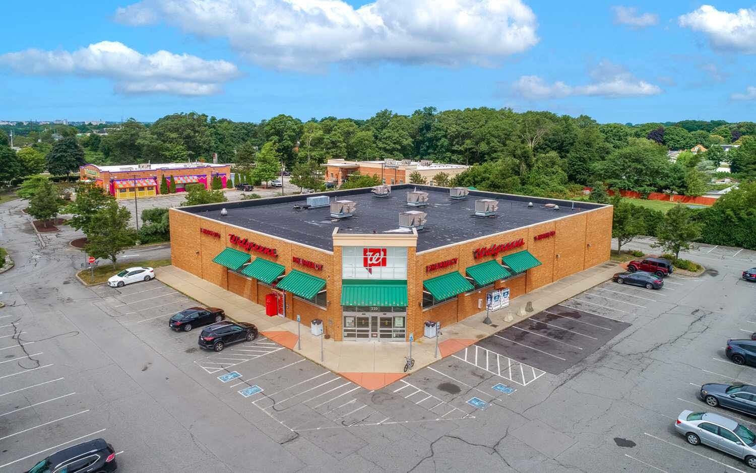 220 Huttleston Ave, Fairhaven, MA à vendre Photo de l’immeuble– Image 1 sur 3