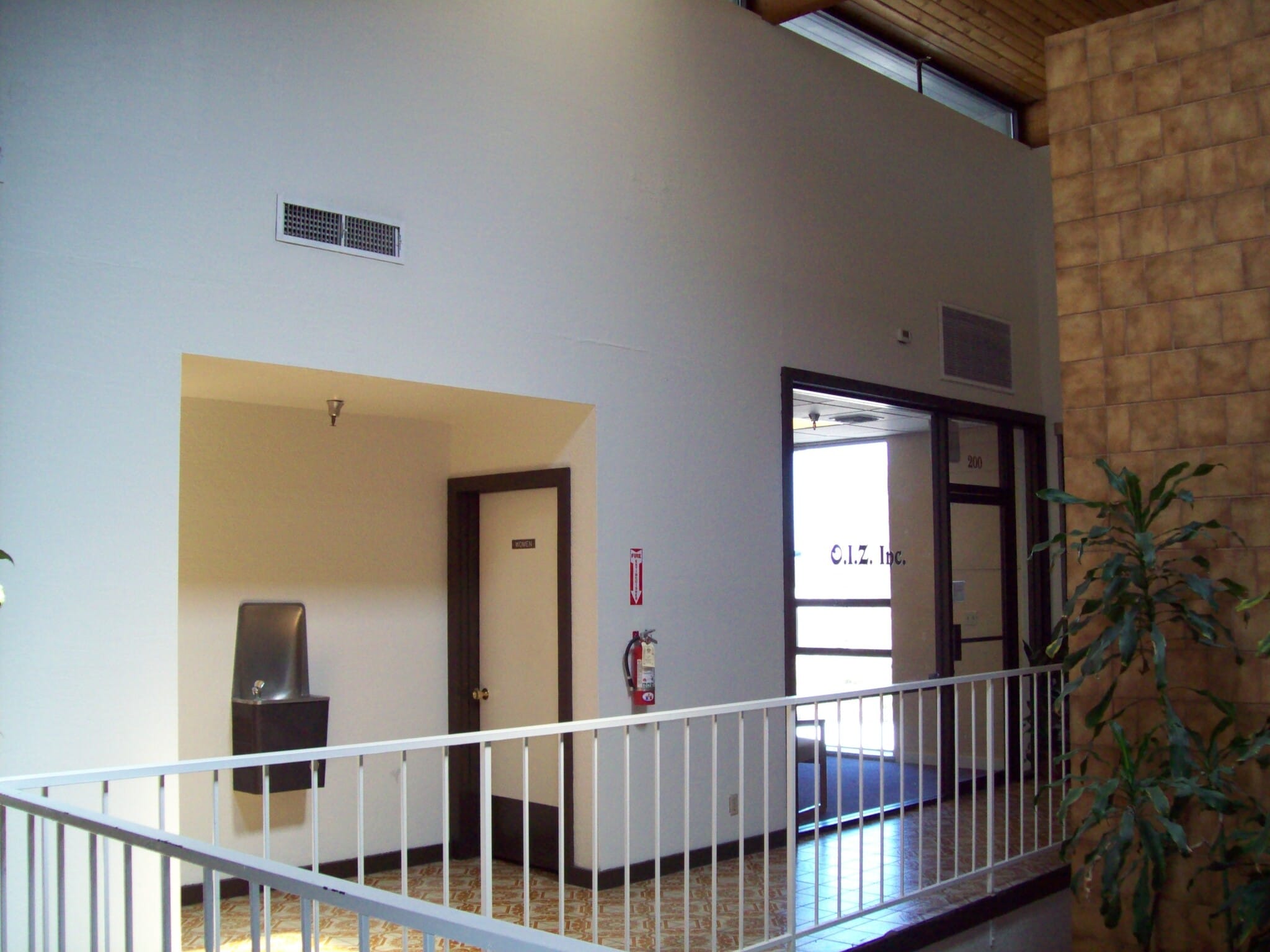 50 S Jones Blvd, Las Vegas, NV à louer Photo de l’immeuble– Image 1 sur 16