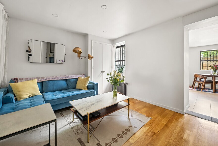 579 Classon Ave, Brooklyn, NY à vendre - Photo de l’immeuble – Image 2 sur 15