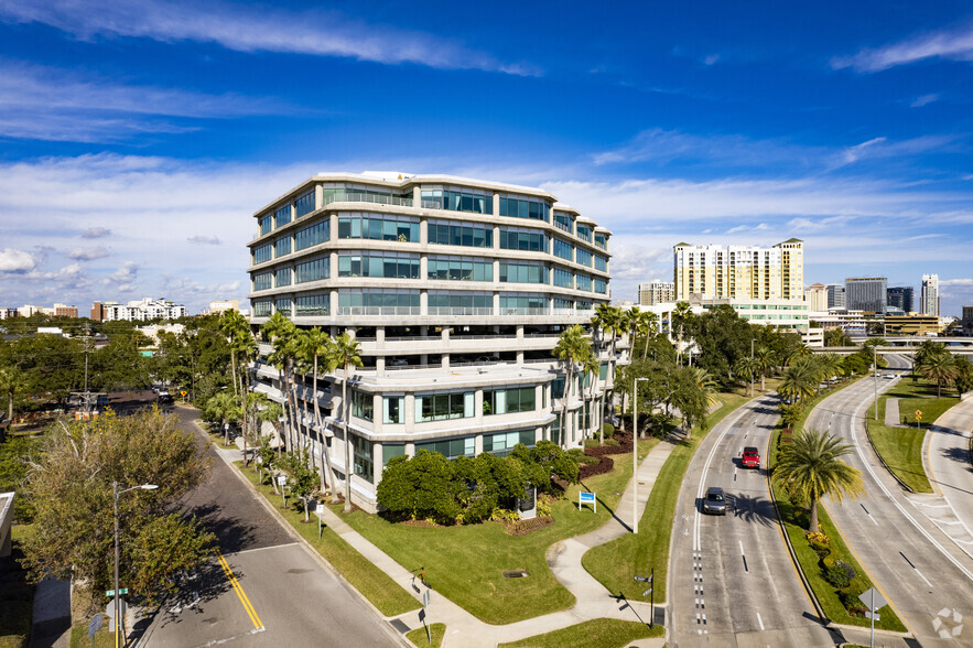 601 Bayshore Blvd, Tampa, FL à louer - Photo de l’immeuble – Image 2 sur 10