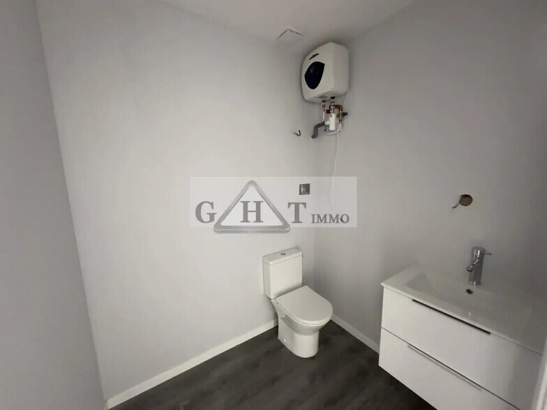 Bureau dans Lisses à louer - Photo intérieure – Image 3 sur 4