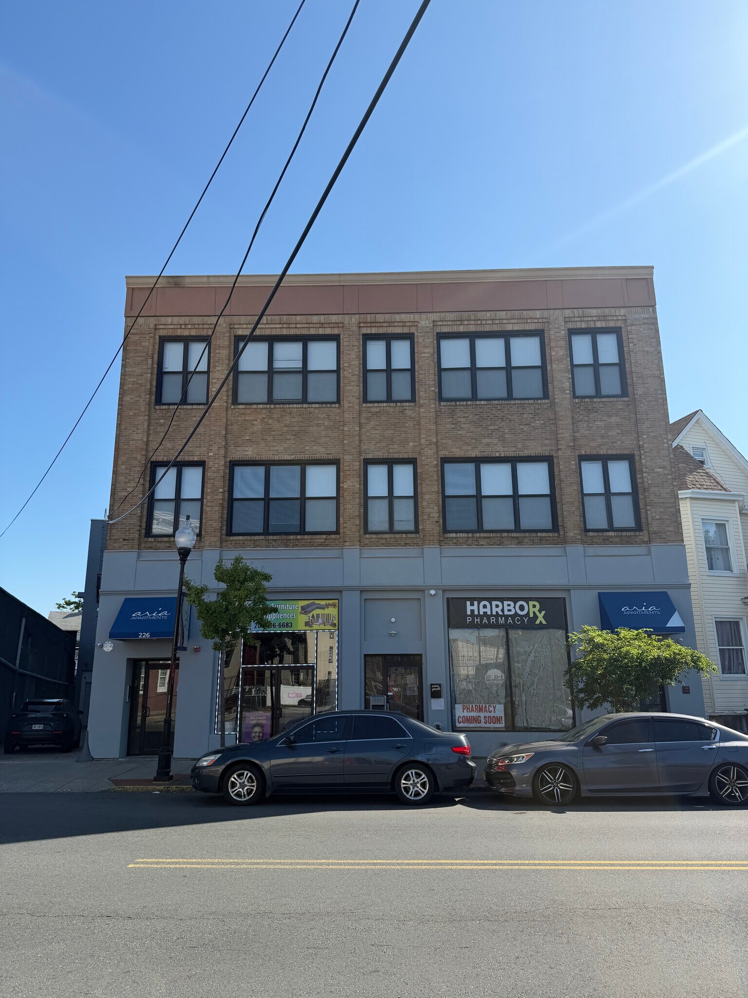 226 New Brunswick Ave, Perth Amboy, NJ à louer Photo de l’immeuble– Image 1 sur 13