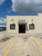 1501 Bensdale Rd, Pleasanton, TX à louer Photo de l’immeuble– Image 1 sur 5