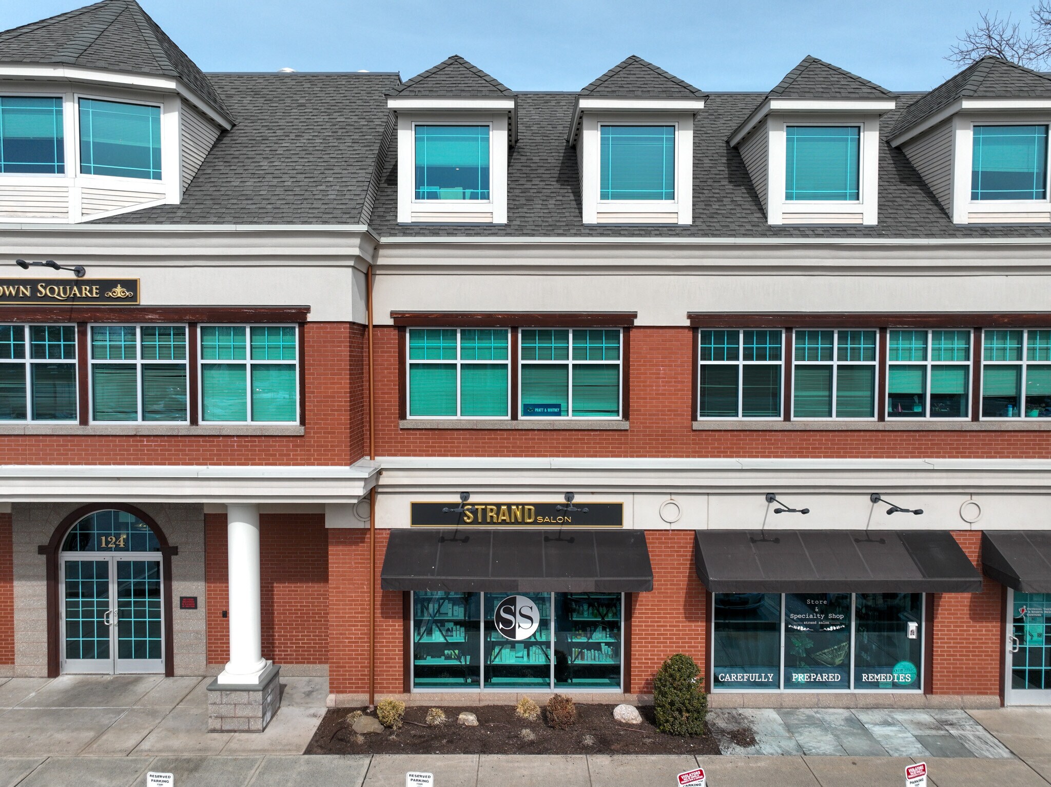 124 Hebron Ave, Glastonbury, CT à louer Photo principale– Image 1 sur 34