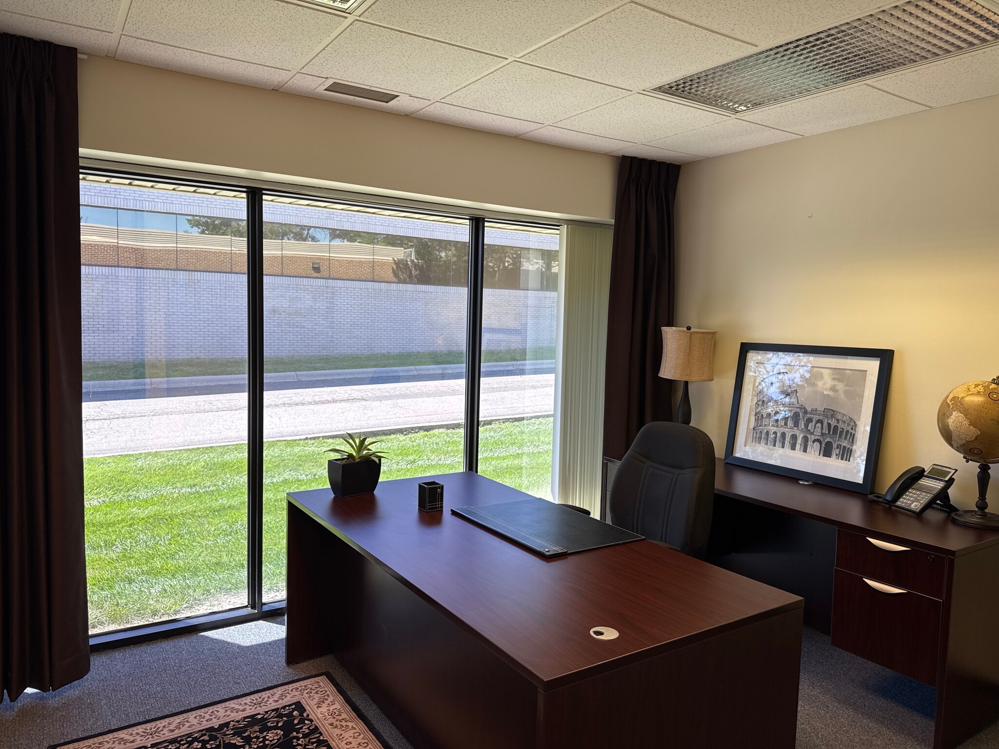 26677 W 12 Mile Rd, Southfield, MI à louer Photo intérieure– Image 1 sur 1