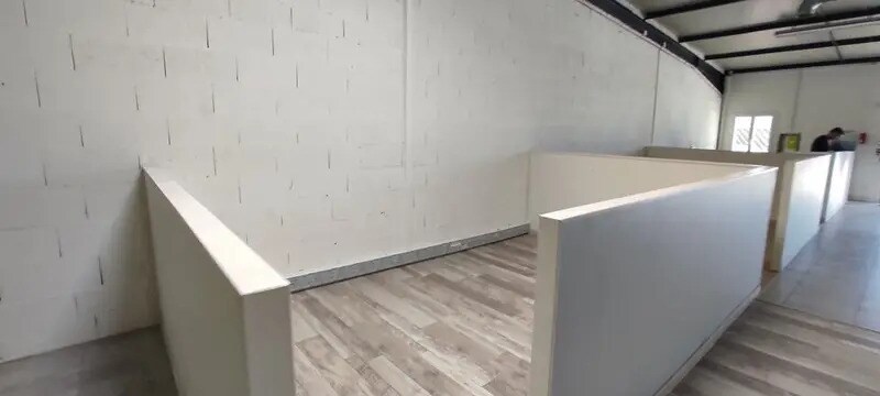 Local d'activités dans Bourgoin-Jallieu à vendre - Photo intérieure – Image 3 sur 5