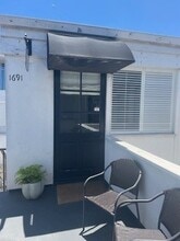 1649-1831 Westcliff Dr, Newport Beach, CA à louer Photo de l’immeuble– Image 1 sur 3