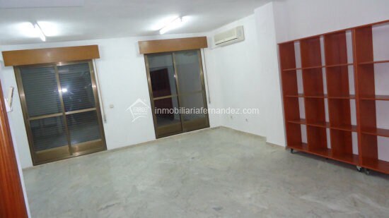 Bureau dans Cáceres, Cáceres à louer Photo de l’immeuble– Image 1 sur 6