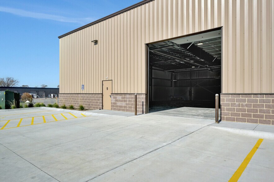 11600 S 21st St, Roca, NE à louer - Photo de l’immeuble – Image 3 sur 11