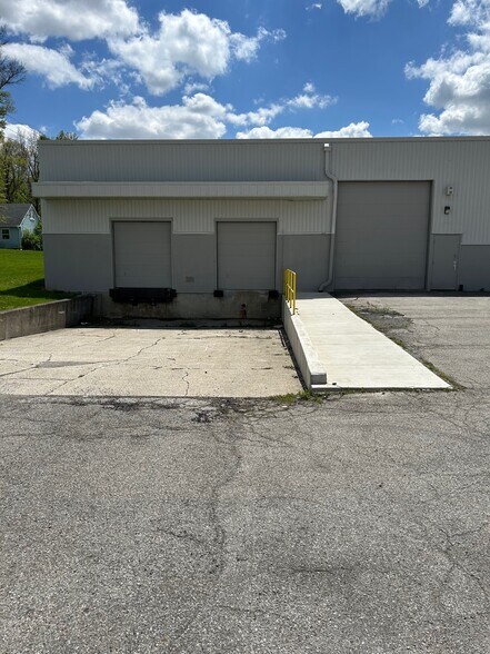 4211 Engle Rd, Fort Wayne, IN à louer - Photo de l’immeuble – Image 3 sur 9