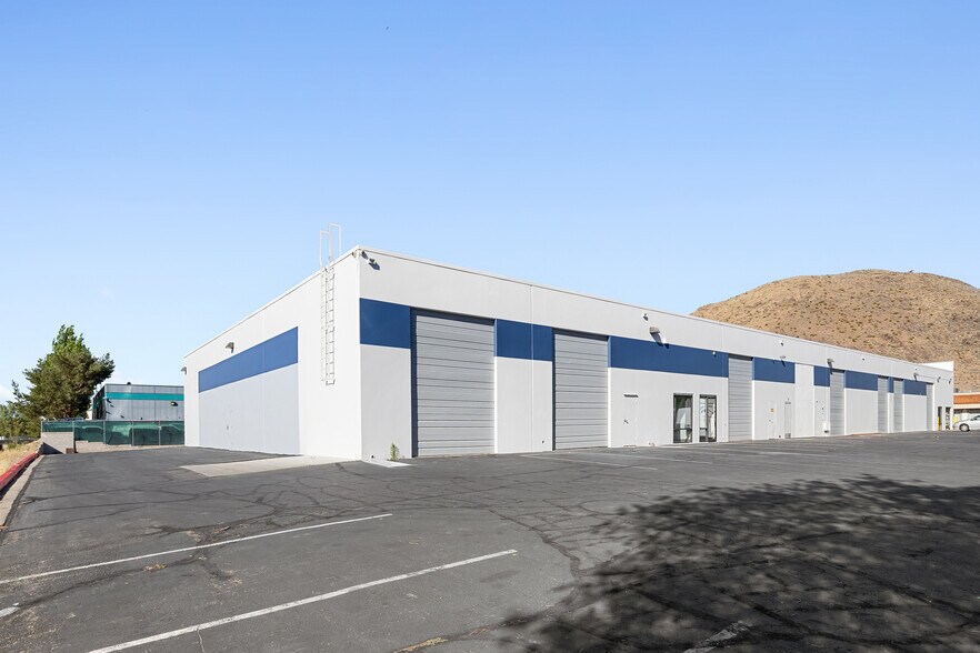 5303 Louie Ln, Reno, NV à louer - Photo de l’immeuble – Image 3 sur 3
