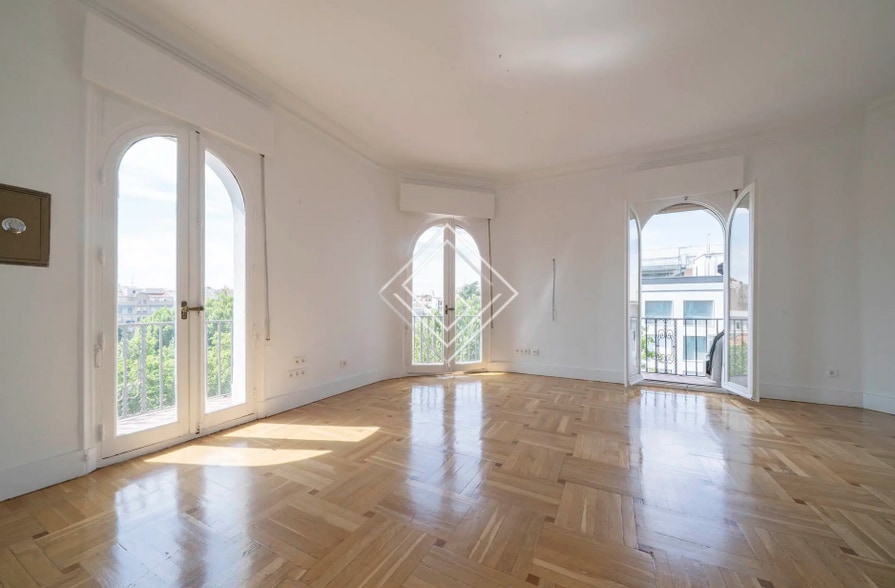 Immeuble residentiel dans Madrid, Madrid à vendre - Photo intérieure – Image 3 sur 3