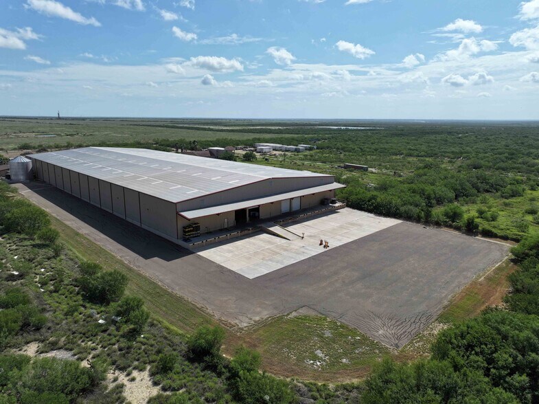 355 Webb Rd, Laredo, TX à louer - Photo de l’immeuble – Image 2 sur 5