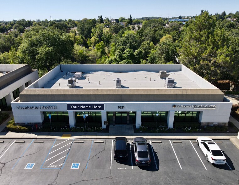 1621 Creekside Dr, Folsom, CA à louer - Photo de l’immeuble – Image 1 sur 7