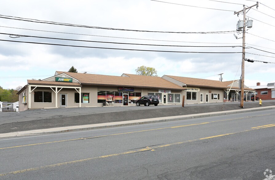 535 College Hwy, Southwick, MA à louer - Photo de l’immeuble – Image 1 sur 3