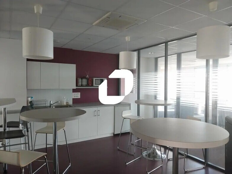 Bureau dans Saint-Herblain à louer - Photo de l’immeuble – Image 2 sur 12