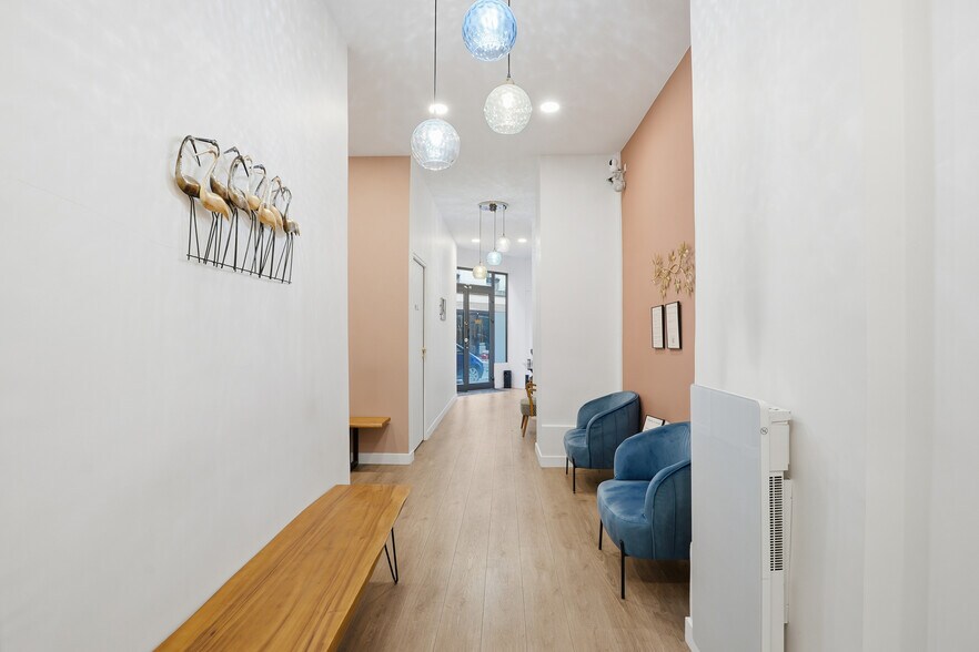 Immeuble residentiel dans Paris à vendre - Photo de l’immeuble – Image 2 sur 10