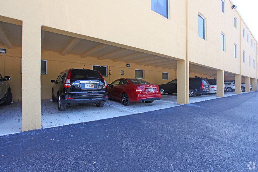 7600 SW 57th Ave, Miami, FL à louer - Photo de l’immeuble – Image 2 sur 12