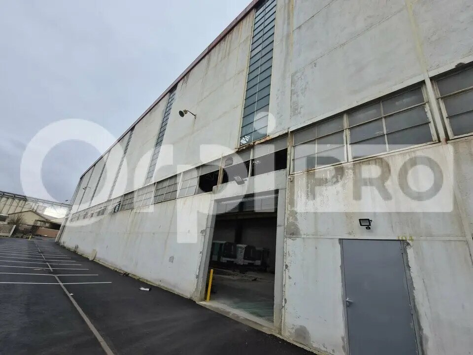 Industriel/Logistique dans Reims à louer Photo de l’immeuble– Image 1 sur 10