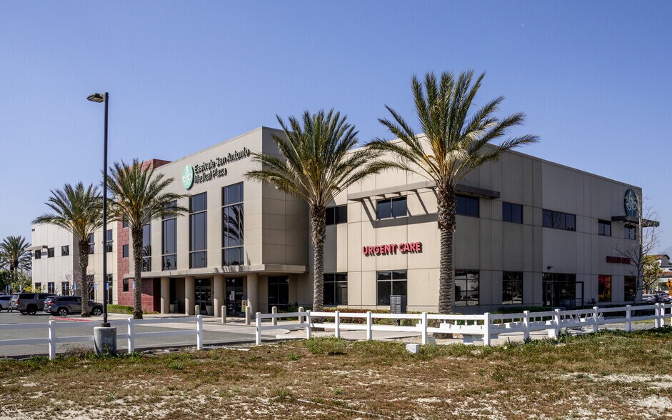 12442 Limonite Ave, Eastvale, CA à louer - Photo de l’immeuble – Image 3 sur 5