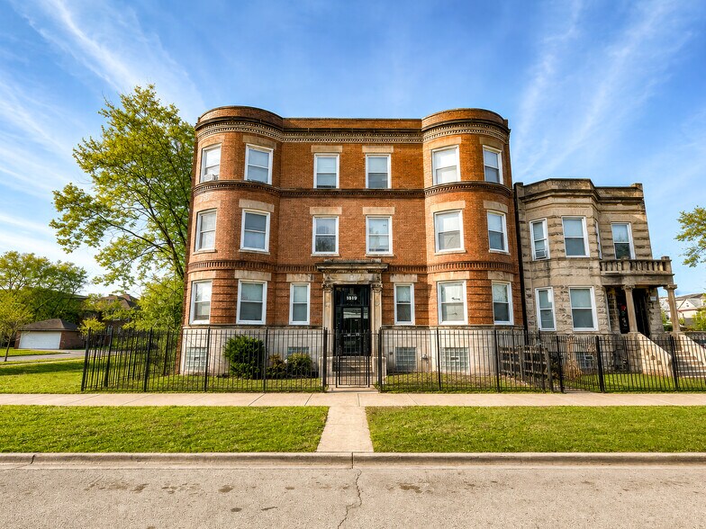 7250 S Yale, Chicago, IL à vendre - Photo de l’immeuble – Image 1 sur 5
