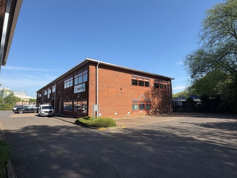 3 Canada Close, Banbury à louer - Photo de l’immeuble – Image 1 sur 15