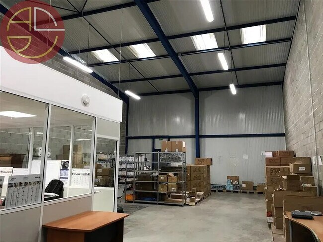 Plus de détails pour Industriel/Logistique à louer