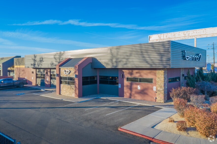 7111 S Virginia St, Reno, NV à louer - Photo principale – Image 2 sur 4