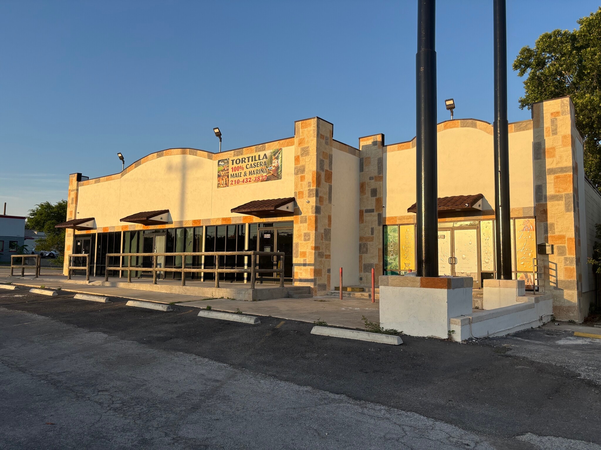 6642-6646 San Pedro Ave, San Antonio, TX à louer Photo de l’immeuble– Image 1 sur 10