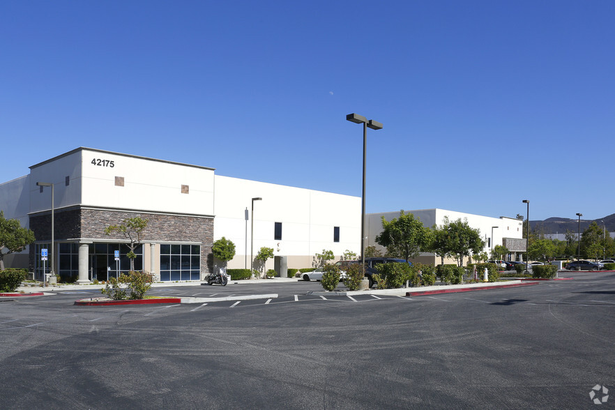 42175 Zevo Dr, Temecula, CA à louer - Photo de l’immeuble – Image 3 sur 5