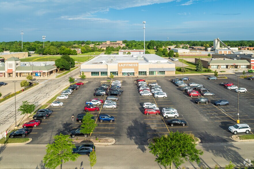 7650 Barrington Rd, Hanover Park, IL à vendre - Aérien – Image 2 sur 4