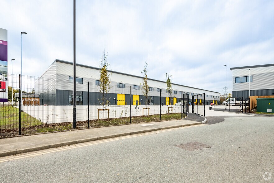 Trafford Gate, Manchester à louer - Photo principale – Image 1 sur 7